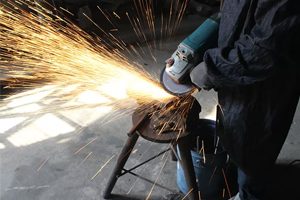 Disques à lamelles vs meules abrasives