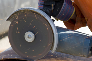 Comment réduire le coût par coupe : l'efficacité des meules abrasives expliquée